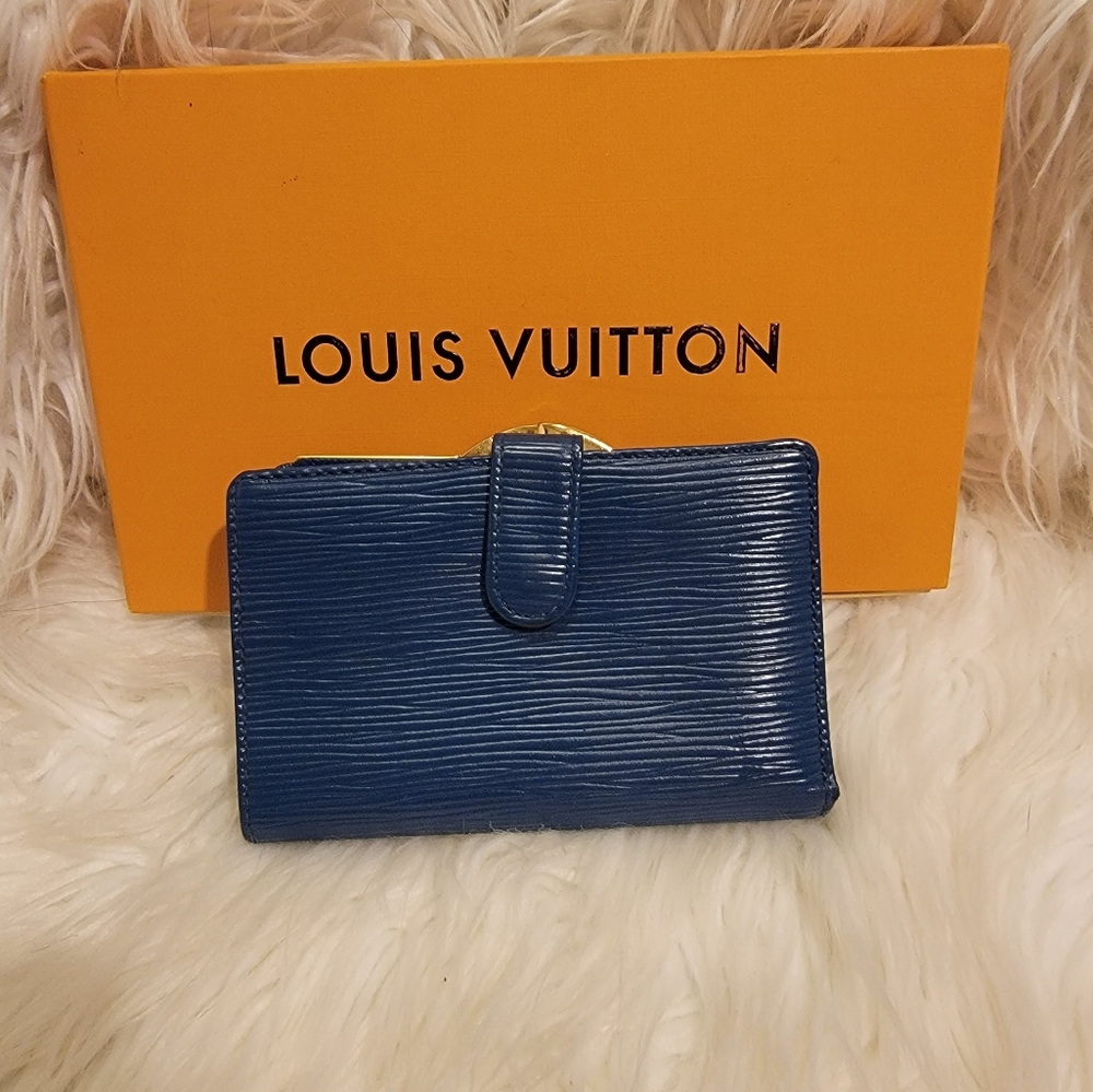 Authentic LV Epi blue snap wallet